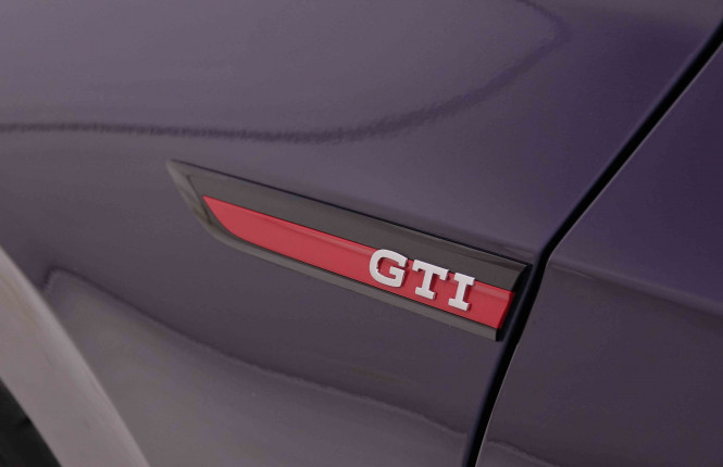 VOLKSWAGEN_VOLKSWAGEN_GOLF GTI_2547499_6.jpg