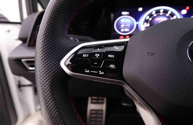 VOLKSWAGEN_VOLKSWAGEN_GOLF GTI_2548613_18.jpg