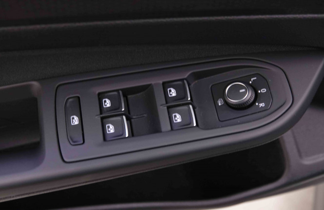 VOLKSWAGEN_VOLKSWAGEN_GOLF GTI_2548613_21.jpg