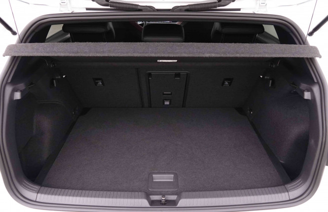 VOLKSWAGEN_VOLKSWAGEN_GOLF GTI_2548613_5.jpg