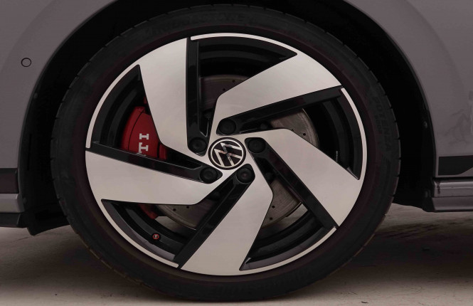VOLKSWAGEN_VOLKSWAGEN_GOLF GTI_2549455_26.jpg