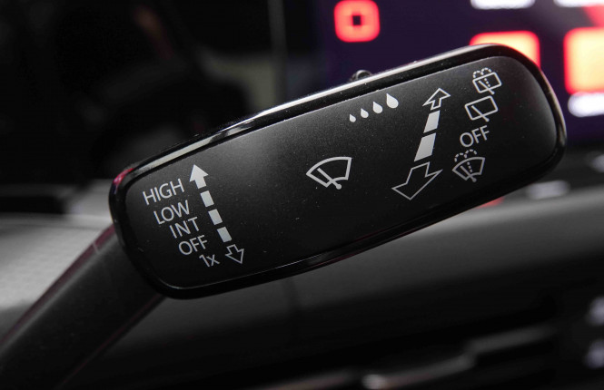 VOLKSWAGEN_VOLKSWAGEN_GOLF GTI_2549694_20.jpg
