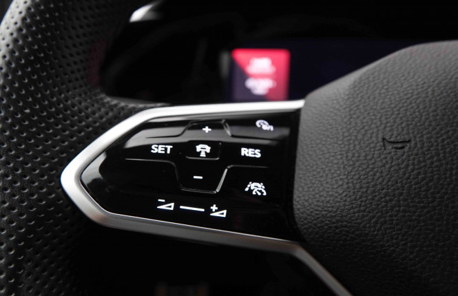 VOLKSWAGEN_VOLKSWAGEN_GOLF GTI_2549694_21.jpg