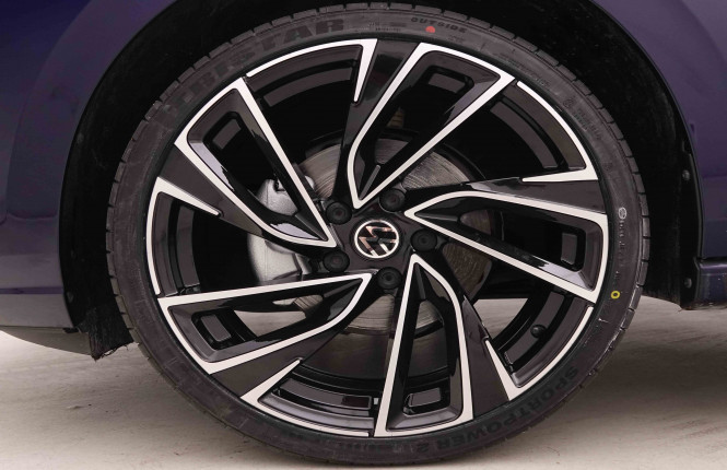 VOLKSWAGEN_VOLKSWAGEN_GOLF_2549887_23.jpg