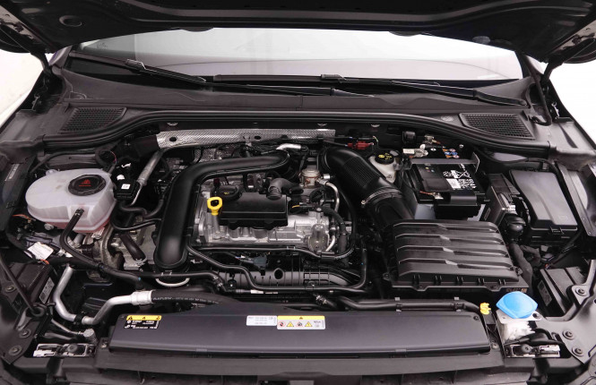 VOLKSWAGEN_VOLKSWAGEN_GOLF_2549887_24.jpg