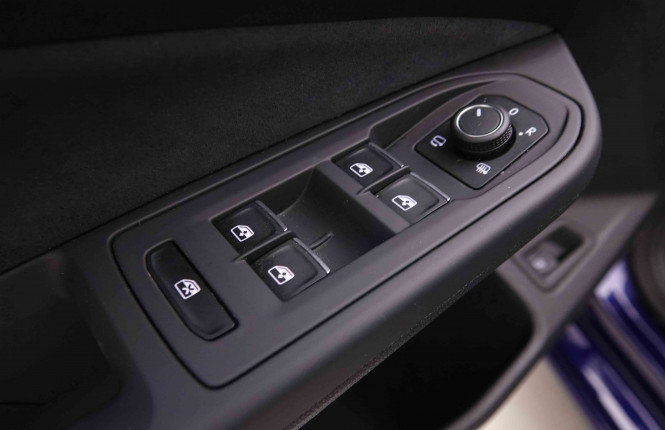 VOLKSWAGEN_VOLKSWAGEN_GOLF_2550177_19.jpg VOLKSWAGEN_VOLKSWAGEN_GOLF_2550177_19.jpg