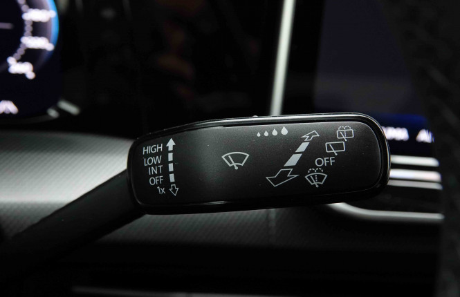 VOLKSWAGEN_VOLKSWAGEN_GOLF_2654720_18.jpg