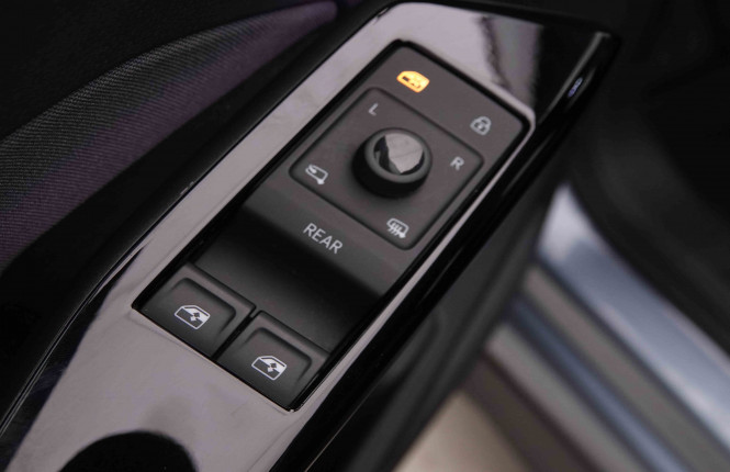 VOLKSWAGEN_VOLKSWAGEN_ID.3_2549799_20.jpg