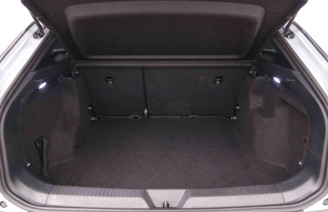 VOLKSWAGEN_VOLKSWAGEN_ID.4_2548921_5.jpg