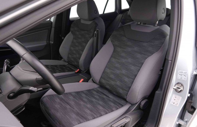 VOLKSWAGEN_VOLKSWAGEN_ID.4_2548921_6.jpg