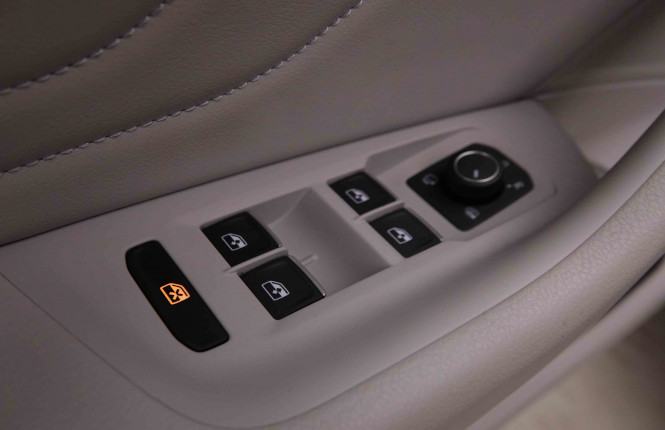 VOLKSWAGEN_VOLKSWAGEN_PASSATVAR_2548422_21.jpg