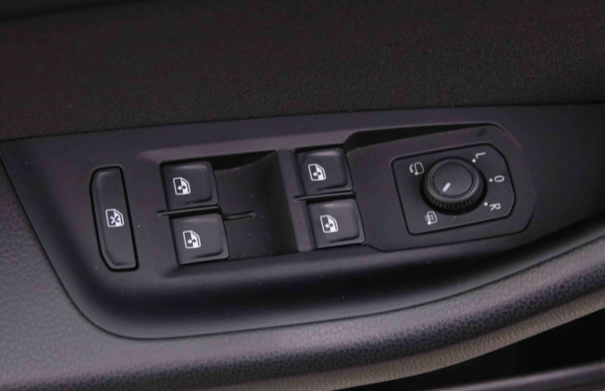 VOLKSWAGEN_VOLKSWAGEN_PASSATVAR_2548686_20.jpg