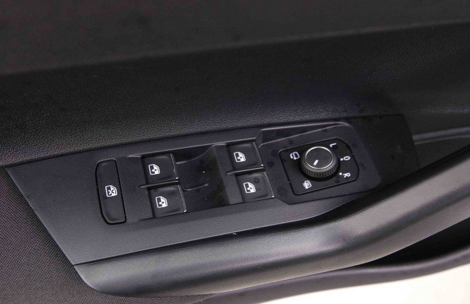 VOLKSWAGEN_VOLKSWAGEN_POLO_2548756_20.jpg