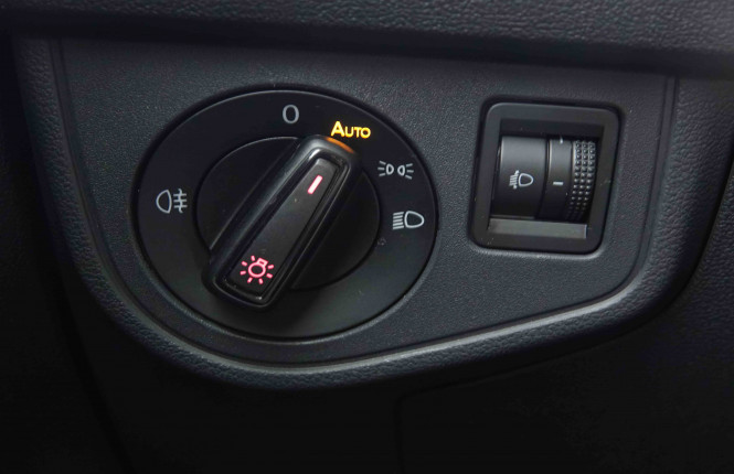 VOLKSWAGEN_VOLKSWAGEN_POLO_2550281_9.jpg
