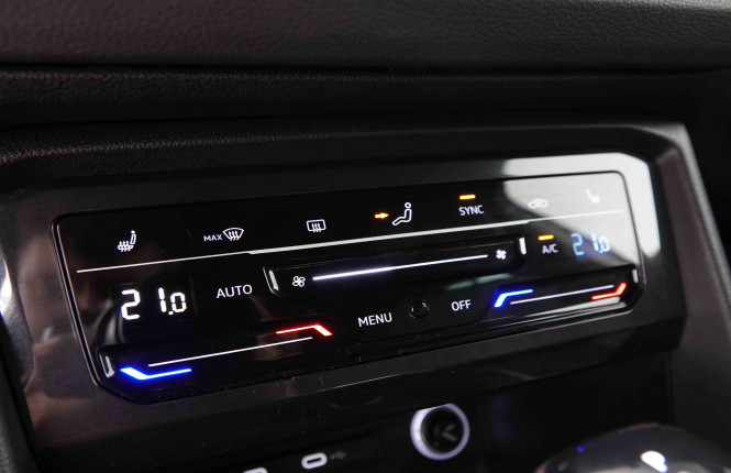 VOLKSWAGEN_VOLKSWAGEN_TIGUAN_2548713_15.jpg