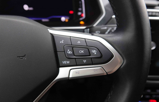 VOLKSWAGEN_VOLKSWAGEN_TIGUAN_2549596_21.jpg