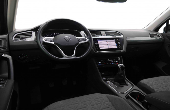 VOLKSWAGEN_VOLKSWAGEN_TIGUAN_2549596_8.jpg
