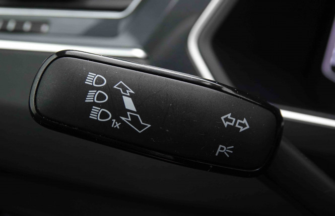 VOLKSWAGEN_VOLKSWAGEN_TIGUAN_2549748_16.jpg