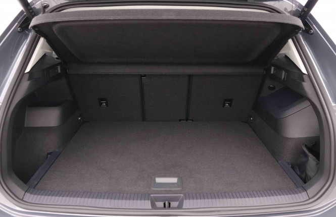 VOLKSWAGEN_VOLKSWAGEN_TIGUAN_2652949_5.jpg