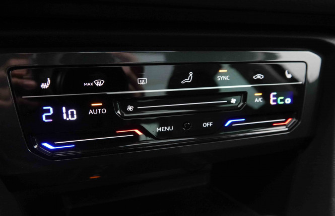 VOLKSWAGEN_VOLKSWAGEN_TIGUAN_2652952_14.jpg