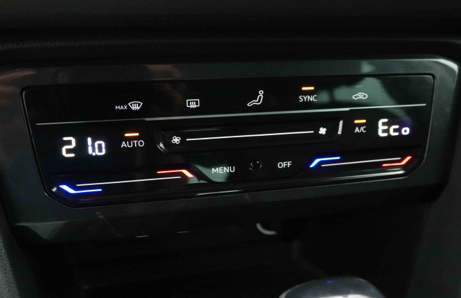 VOLKSWAGEN_VOLKSWAGEN_TIGUAN_2653384_15.jpg