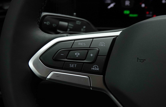 VOLKSWAGEN_VOLKSWAGEN_TIGUAN_2653520_18.jpg VOLKSWAGEN_VOLKSWAGEN_TIGUAN_2653520_18.jpg