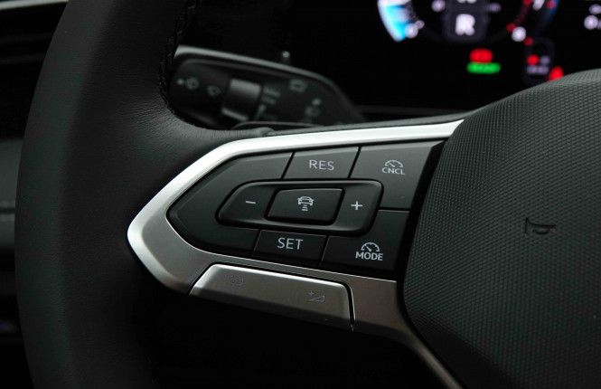 VOLKSWAGEN_VOLKSWAGEN_TIGUAN_2654013_19.jpg VOLKSWAGEN_VOLKSWAGEN_TIGUAN_2654013_19.jpg