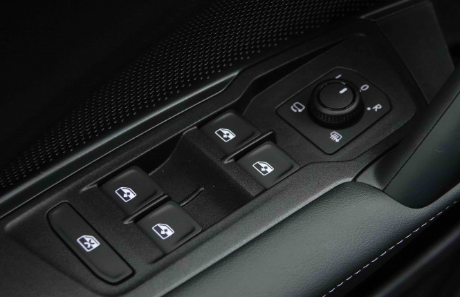 VOLKSWAGEN_VOLKSWAGEN_TIGUAN_2654013_22.jpg VOLKSWAGEN_VOLKSWAGEN_TIGUAN_2654013_22.jpg