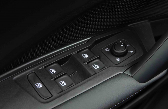 VOLKSWAGEN_VOLKSWAGEN_TIGUAN_2654014_22.jpg