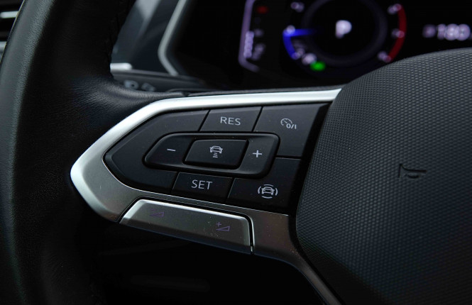 VOLKSWAGEN_VOLKSWAGEN_TIGUAN_2655222_16.jpg