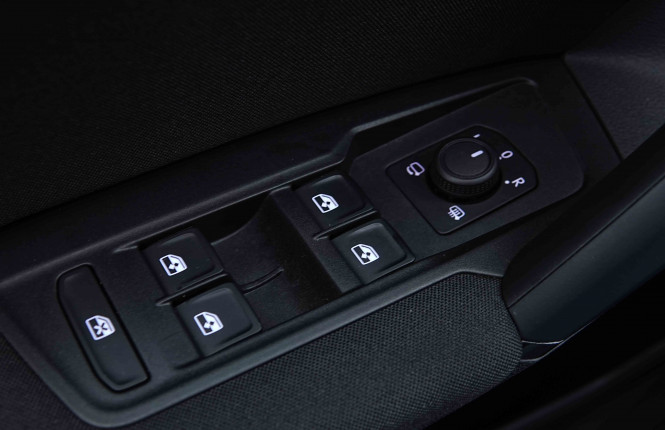 VOLKSWAGEN_VOLKSWAGEN_TIGUAN_2655222_19.jpg