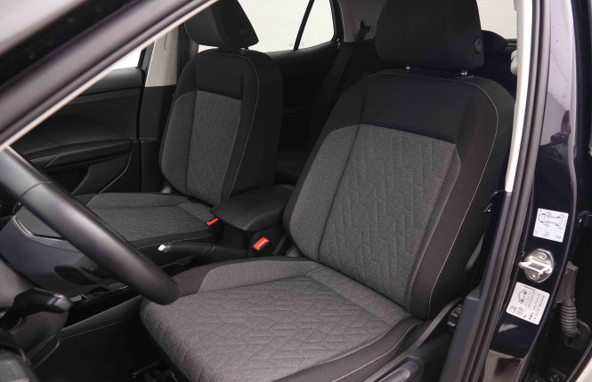 VOLKSWAGEN_VOLKSWAGEN_T_CROSS_2549632_6.jpg