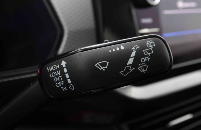 VOLKSWAGEN_VOLKSWAGEN_T_CROSS_2549634_17.jpg