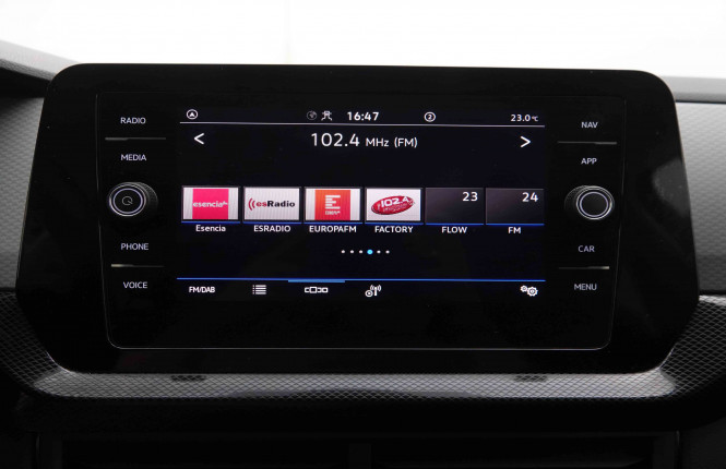 VOLKSWAGEN_VOLKSWAGEN_T_CROSS_2549635_10.jpg