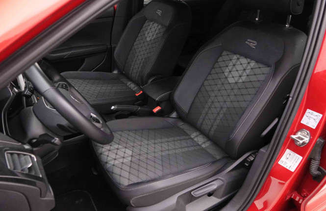 VOLKSWAGEN_VOLKSWAGEN_T_CROSS_2653243_33.jpg VOLKSWAGEN_VOLKSWAGEN_T_CROSS_2653243_33.jpg
