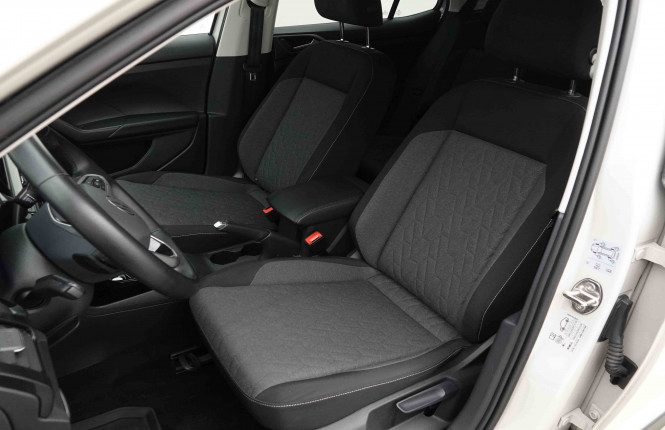 VOLKSWAGEN_VOLKSWAGEN_T_CROSS_2653621_6.jpg