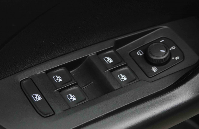 VOLKSWAGEN_VOLKSWAGEN_T_CROSS_2653625_19.jpg VOLKSWAGEN_VOLKSWAGEN_T_CROSS_2653625_19.jpg
