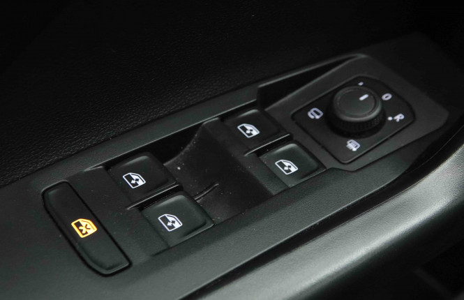 VOLKSWAGEN_VOLKSWAGEN_T_CROSS_2653633_19.jpg