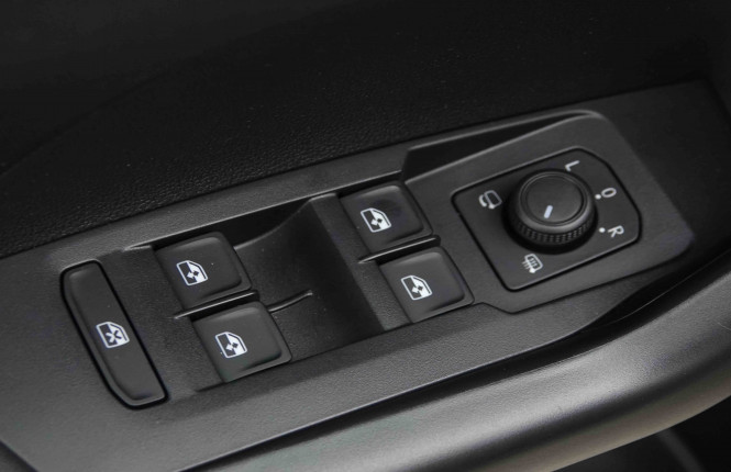 VOLKSWAGEN_VOLKSWAGEN_T_CROSS_2653687_17.jpg VOLKSWAGEN_VOLKSWAGEN_T_CROSS_2653687_17.jpg