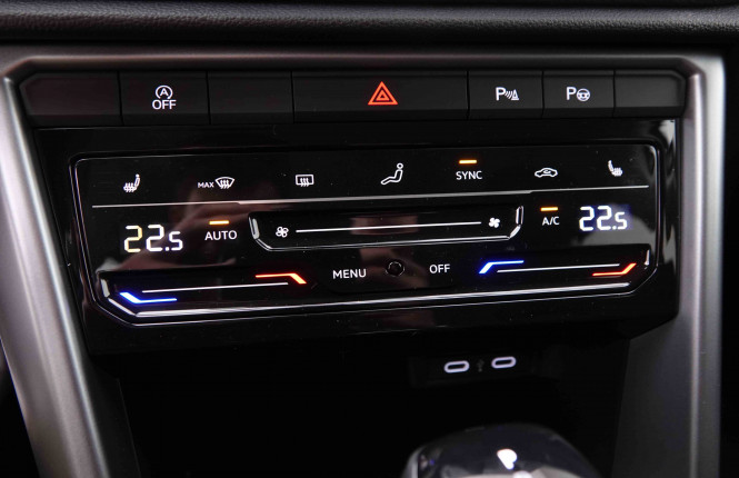 VOLKSWAGEN_VOLKSWAGEN_T_ROC_2548323_15.jpg