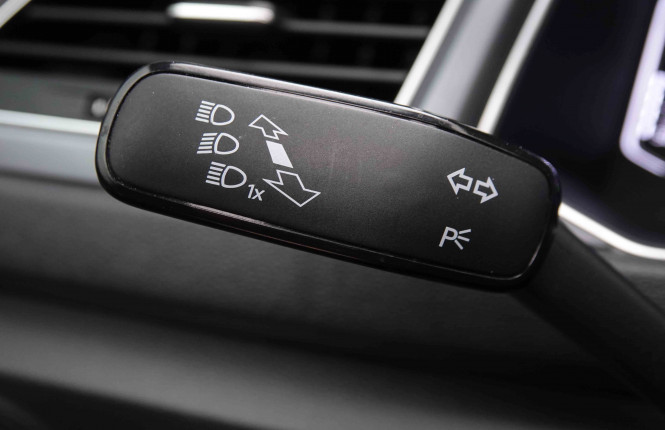 VOLKSWAGEN_VOLKSWAGEN_T_ROC_2549456_21.jpg