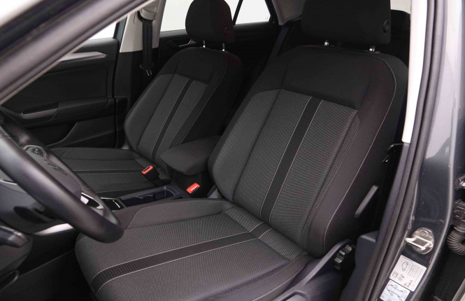 VOLKSWAGEN_VOLKSWAGEN_T_ROC_2550142_6.jpg VOLKSWAGEN_VOLKSWAGEN_T_ROC_2550142_6.jpg