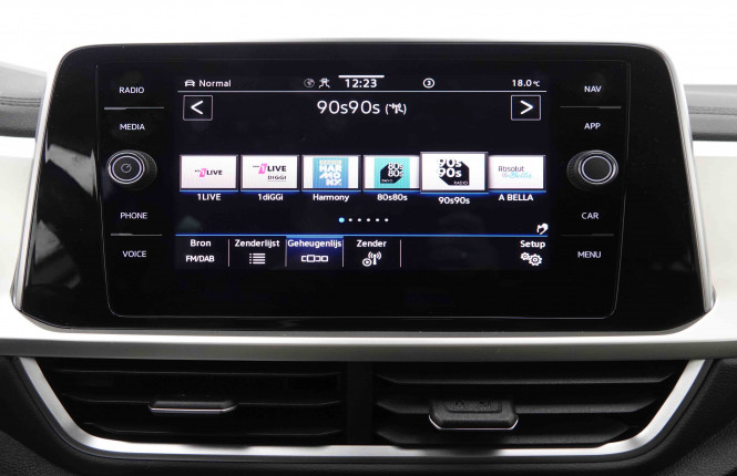 VOLKSWAGEN_VOLKSWAGEN_T_ROC_2550495_11.jpg