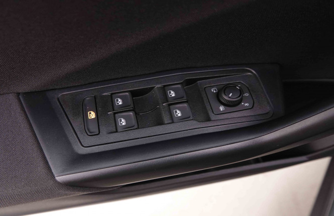 VOLKSWAGEN_VOLKSWAGEN_T_ROC_2550718_18.jpg VOLKSWAGEN_VOLKSWAGEN_T_ROC_2550718_18.jpg