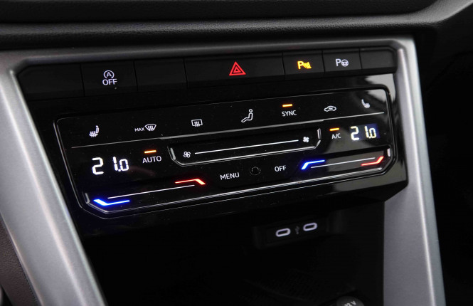 VOLKSWAGEN_VOLKSWAGEN_T_ROC_2550892_14.jpg VOLKSWAGEN_VOLKSWAGEN_T_ROC_2550892_14.jpg