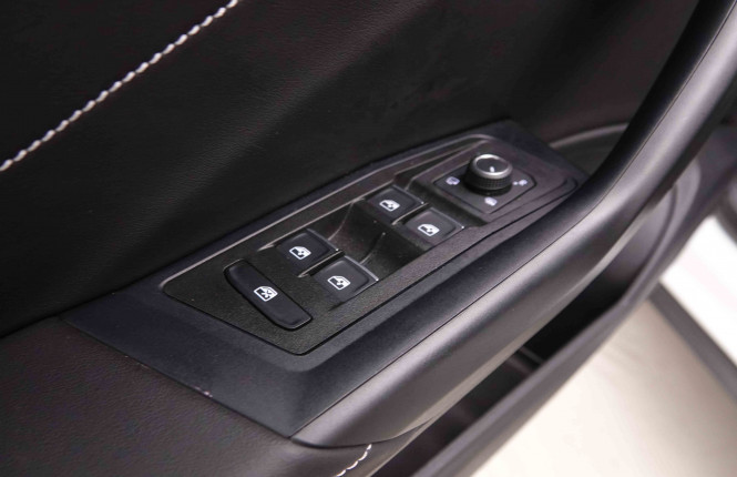 VOLKSWAGEN_VOLKSWAGEN_T_ROC_2550893_18.jpg VOLKSWAGEN_VOLKSWAGEN_T_ROC_2550893_18.jpg