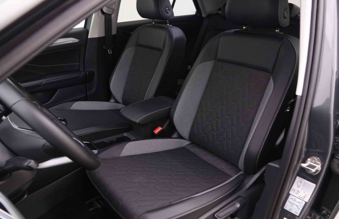 VOLKSWAGEN_VOLKSWAGEN_T_ROC_2550894_6.jpg VOLKSWAGEN_VOLKSWAGEN_T_ROC_2550894_6.jpg