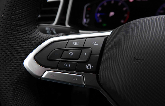 VOLKSWAGEN_VOLKSWAGEN_T_ROC_2551454_18.jpg VOLKSWAGEN_VOLKSWAGEN_T_ROC_2551454_18.jpg