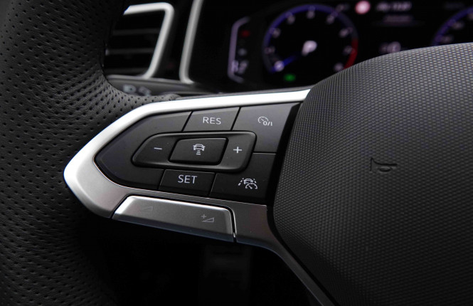 VOLKSWAGEN_VOLKSWAGEN_T_ROC_2551456_18.jpg VOLKSWAGEN_VOLKSWAGEN_T_ROC_2551456_18.jpg