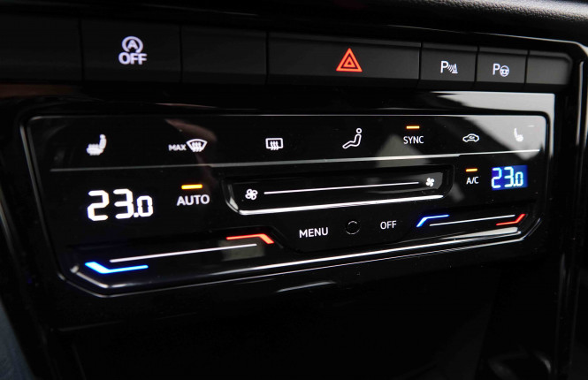 VOLKSWAGEN_VOLKSWAGEN_T_ROC_2551457_14.jpg VOLKSWAGEN_VOLKSWAGEN_T_ROC_2551457_14.jpg